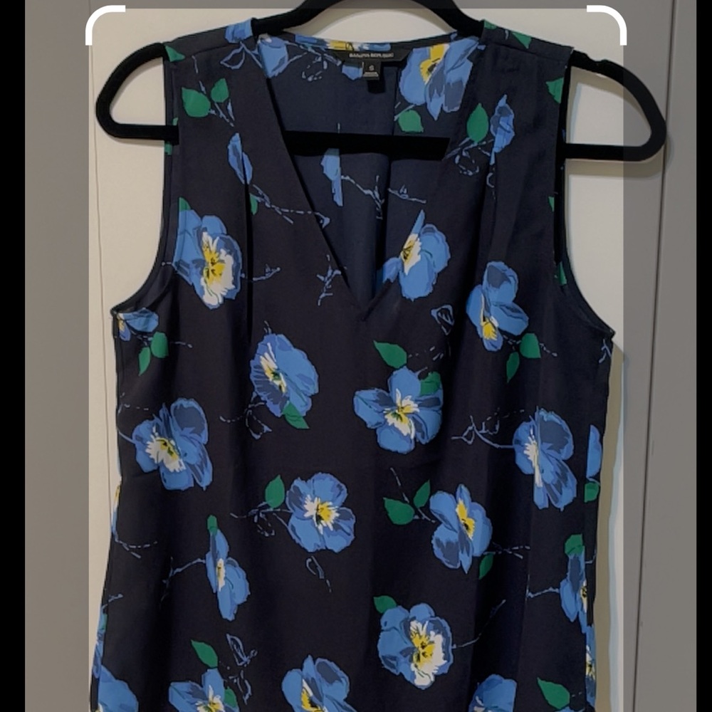 Banana republic sleeveless tank